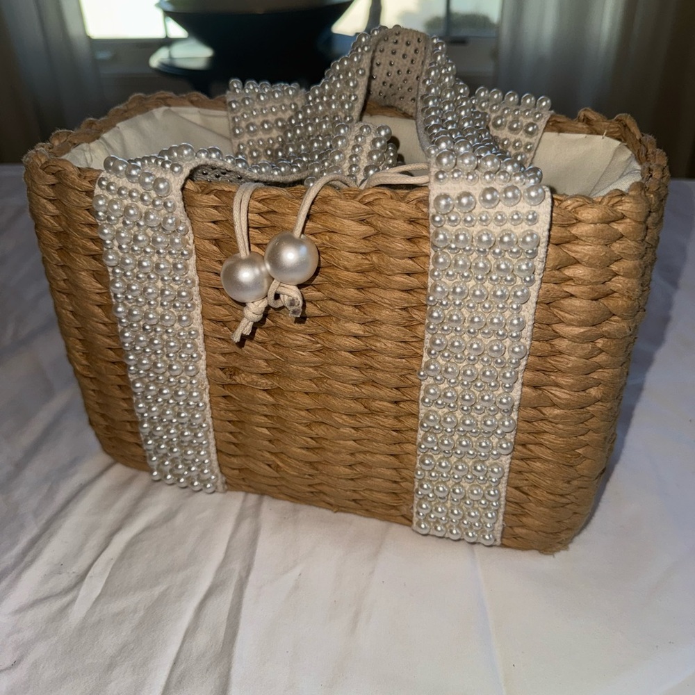 Chic Woven Purse with Pearl Accents - Picture 2 of 7